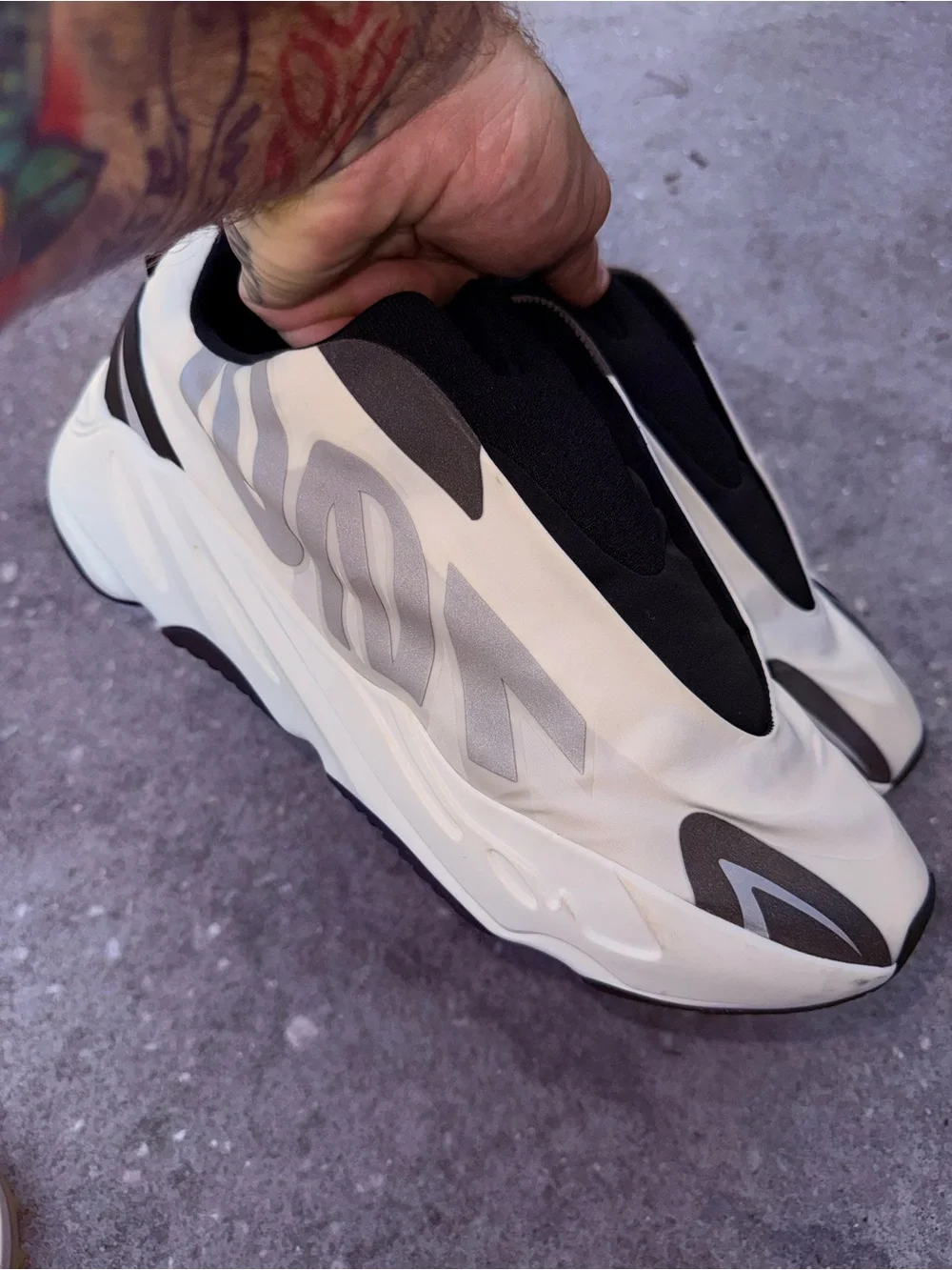 Adidas Yeezy Boost 700 MNVN Analog Bone Black Men’s Size 12.5
